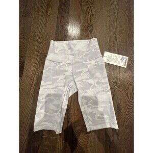 NWT Lululemon Wunder Under shorts sz 4